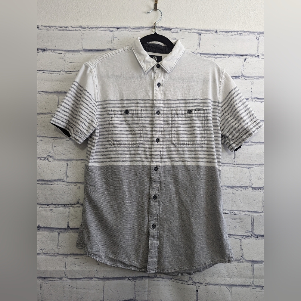 Rock & Republic Short Sleeve Gray Striped Button Down Shirt Men's Size Small